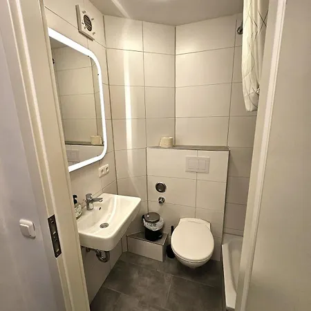 Jachmannstrasse 3og Mitte 2 Zi *