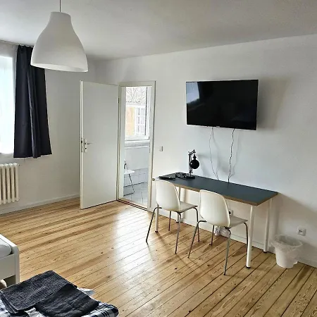 Jachmannstrasse 3og Mitte 2 Zi *